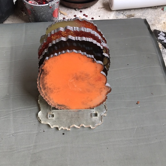 The Hart Collection of Melinated Power. 6 coasters outlined in platinum silver. - Picture 11 of 12